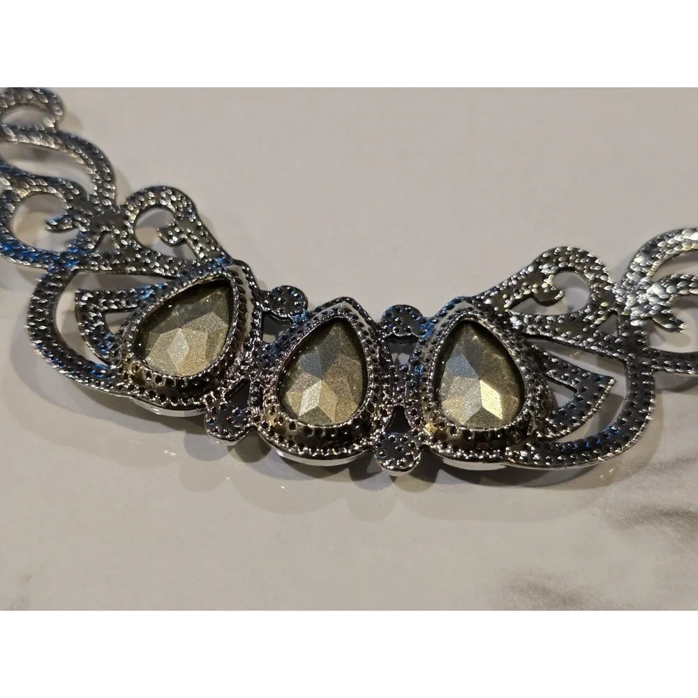 Silver Tone Scrollwork Necklace White Acrylic Teardrop Statement Necklace #1108